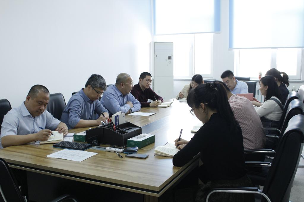 工程学院党委书记黄步海、党委副书记李晓书及全体辅导员参加会议